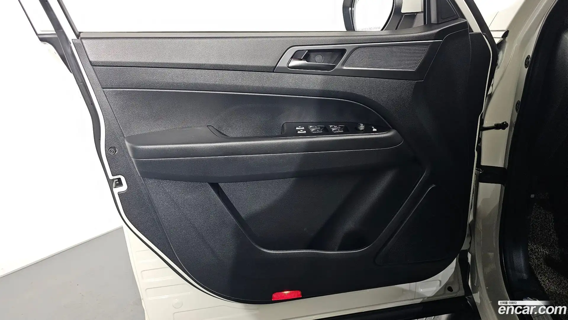 Rexton KG Mobility 2022.5-INNER-034
