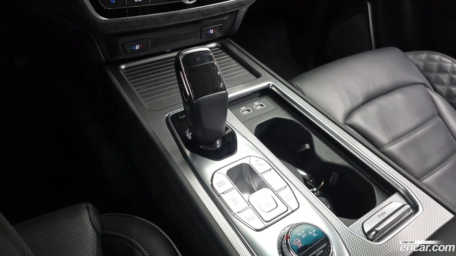 Rexton KG Mobility 2020.10-INNER-009