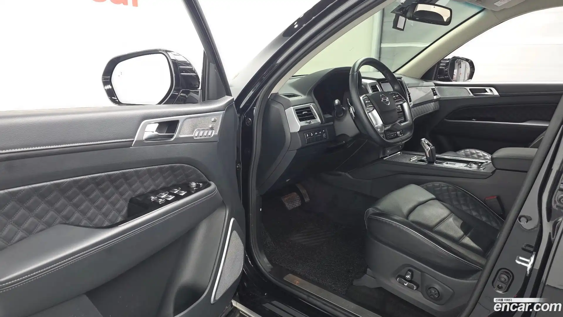 Rexton KG Mobility 2020.10-INNER-010