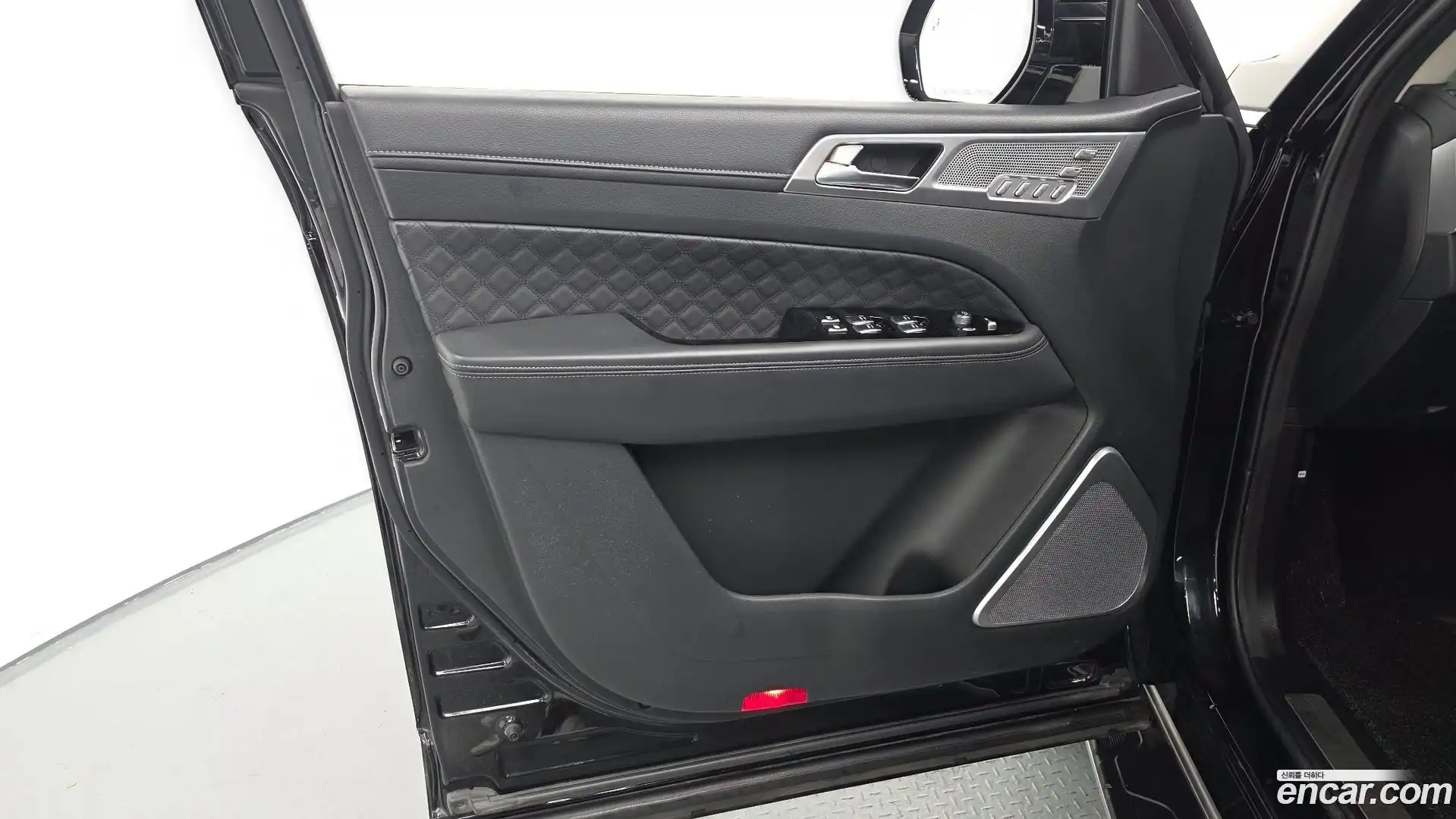 Rexton KG Mobility 2020.10-INNER-034