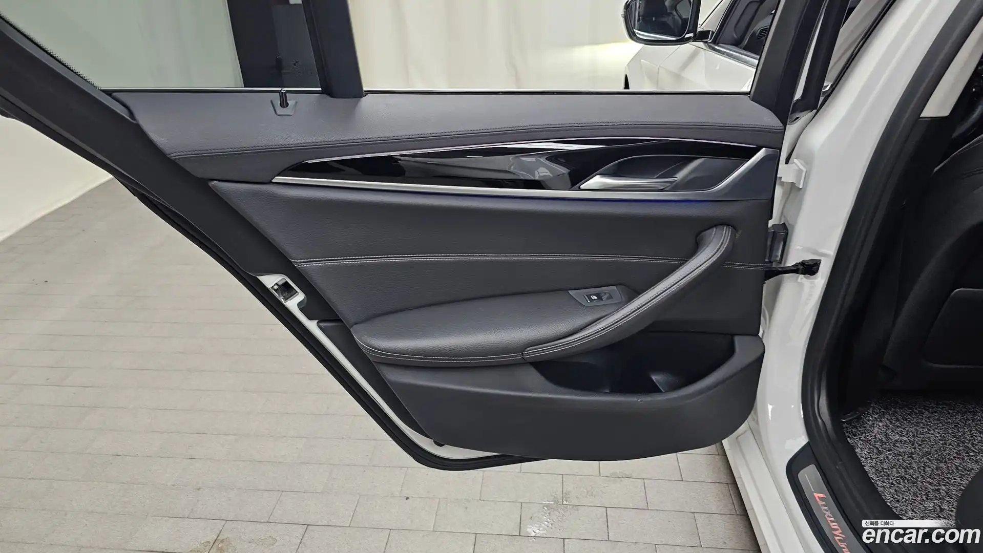 5-Series BMW 2018.11-INNER-035