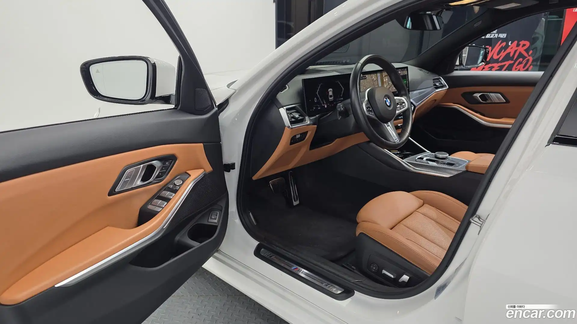 3-Series BMW 2023.4-INNER-010