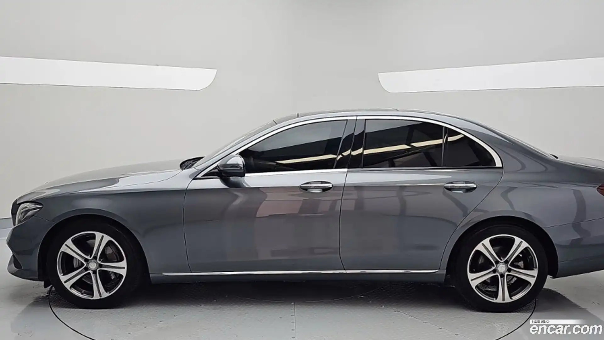 E-Class Mercedes-Benz 2017.3-OUTER-002