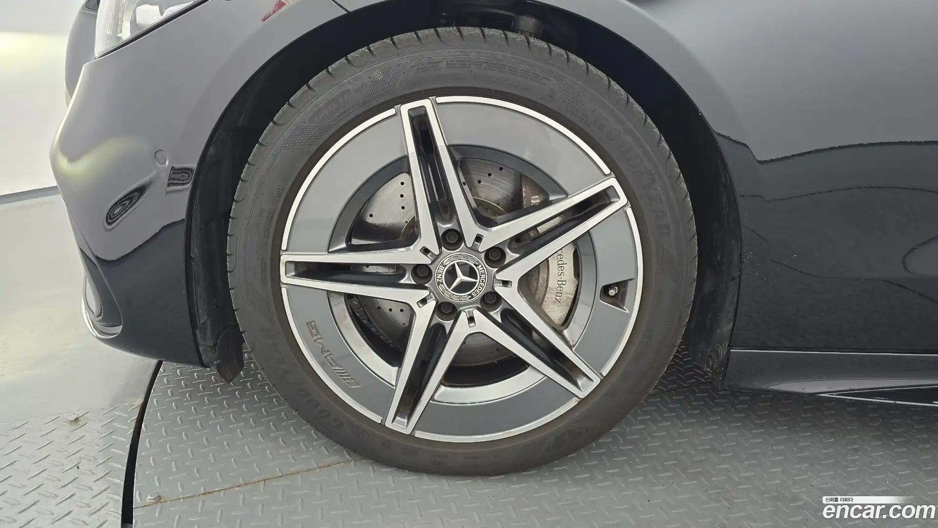 C-Class Mercedes-Benz 2025.2-OUTER-005