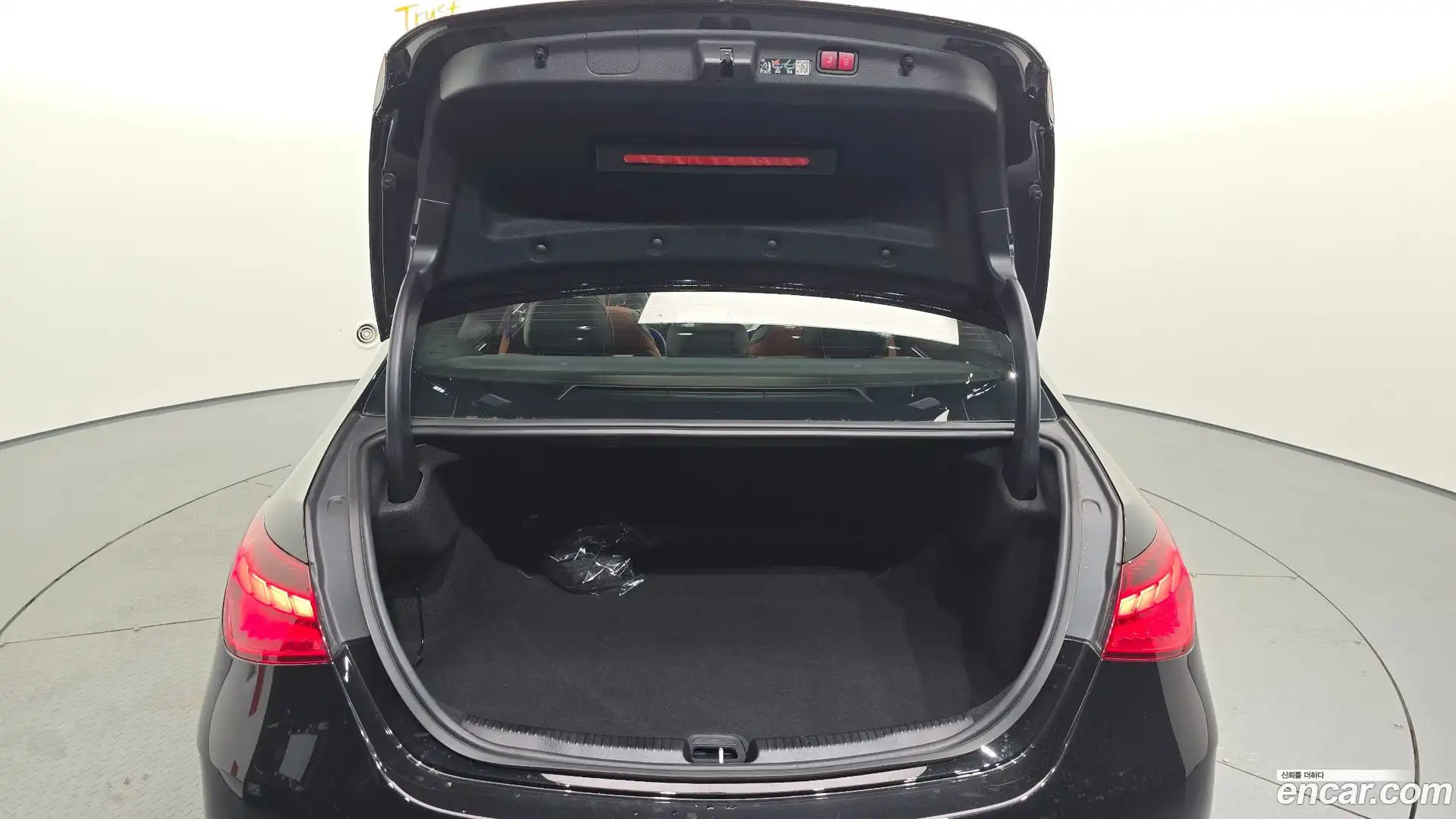C-Class Mercedes-Benz 2025.2-OPTION-022