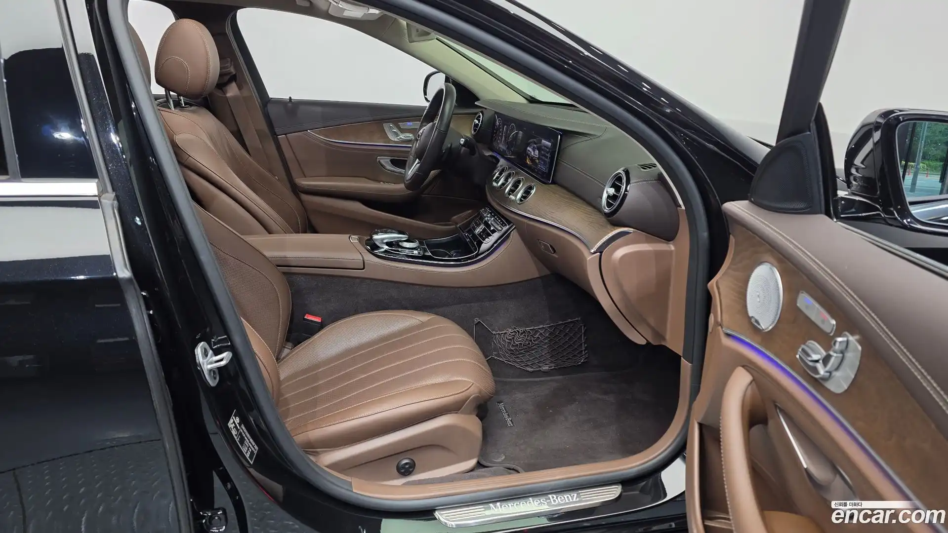 E-Class Mercedes-Benz 2020.2-OPTION-015
