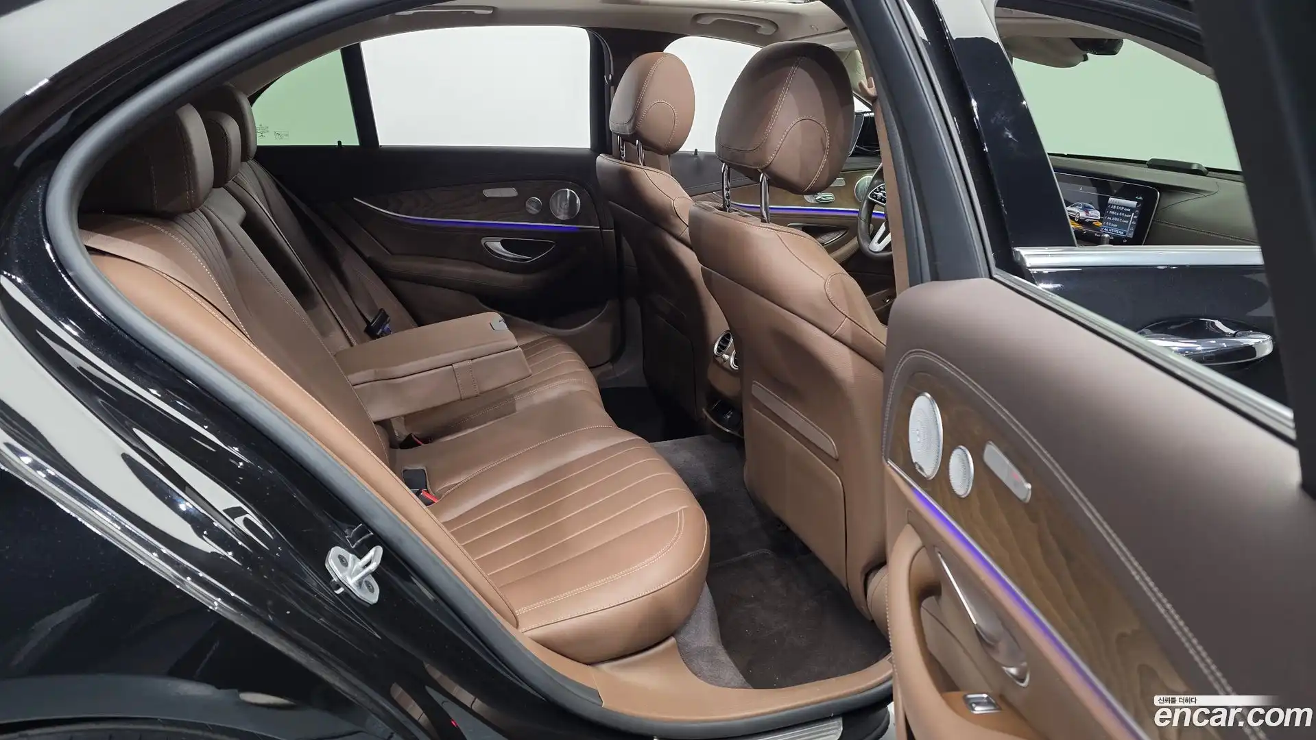 E-Class Mercedes-Benz 2020.2-OPTION-016