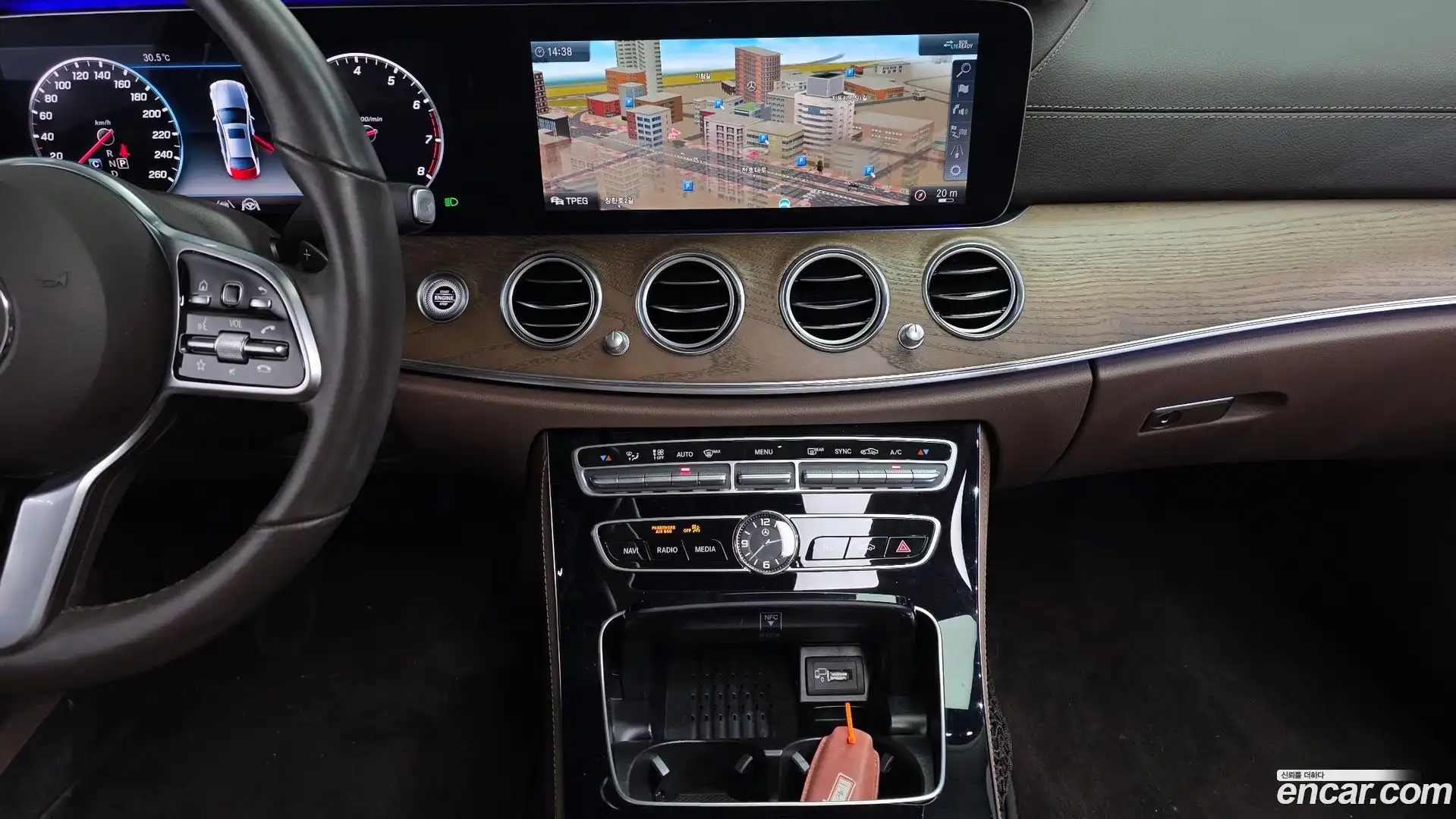 E-Class Mercedes-Benz 2020.2-OPTION-019