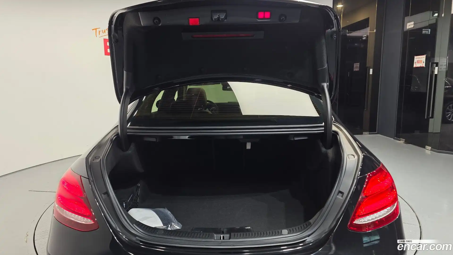 E-Class Mercedes-Benz 2020.2-OPTION-024
