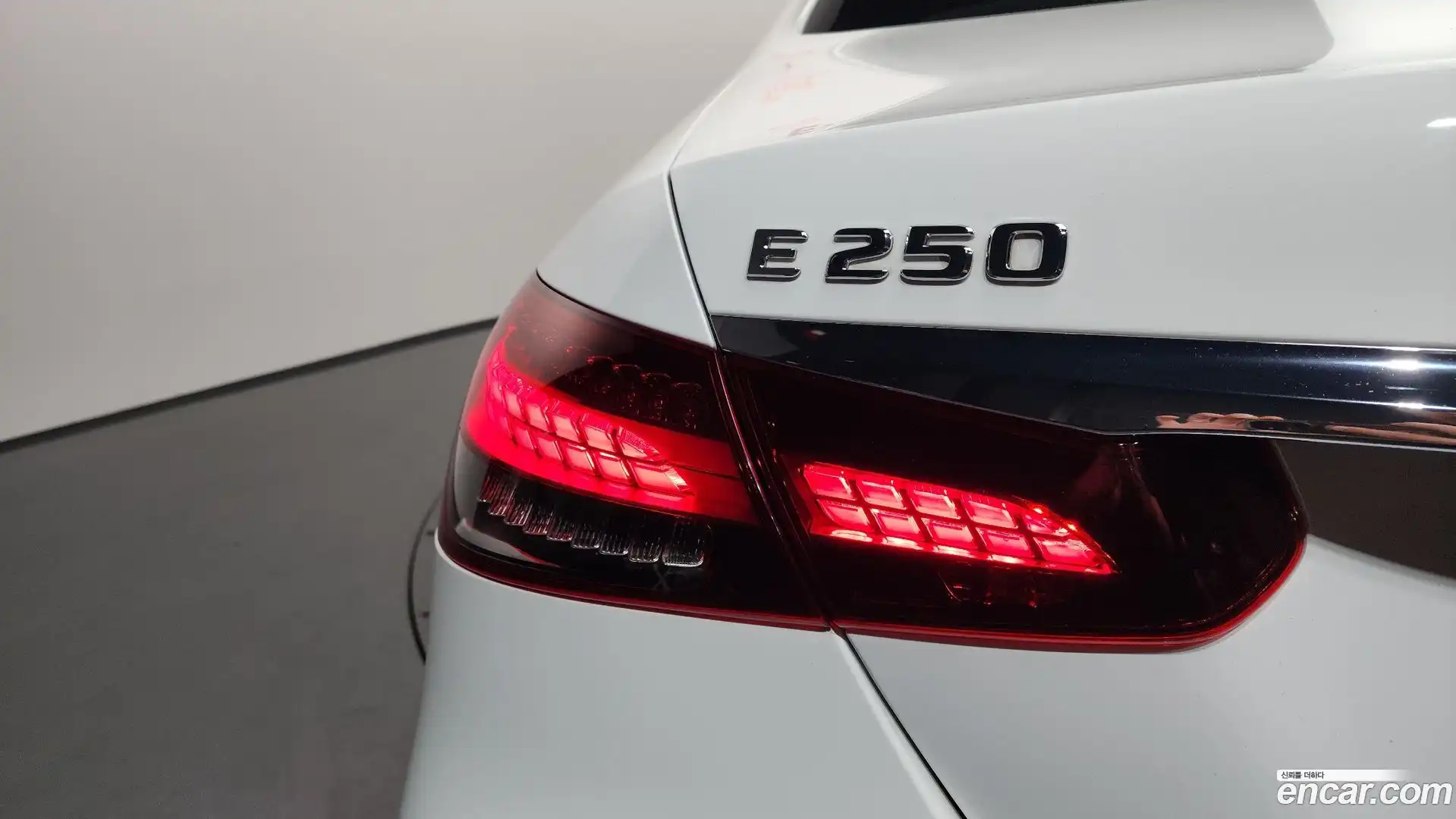 E-Class Mercedes-Benz 2023.7-OUTER-033