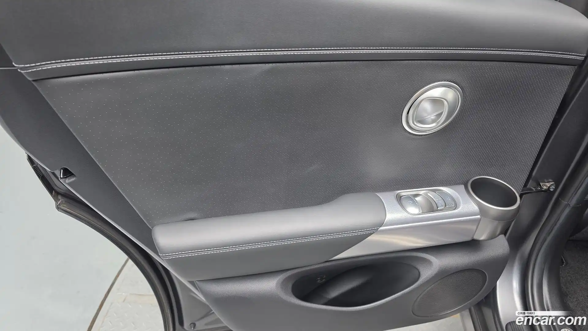 GV60 Genesis 2022.4-INNER-035