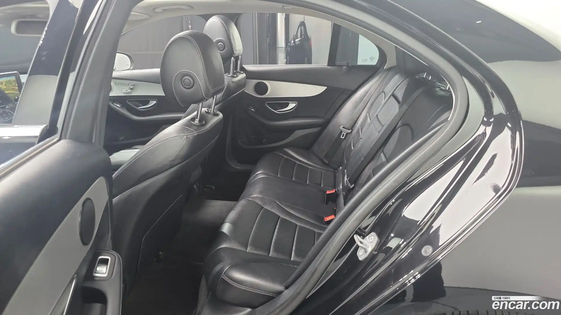 C-Class Mercedes-Benz 2017.5-OPTION-016