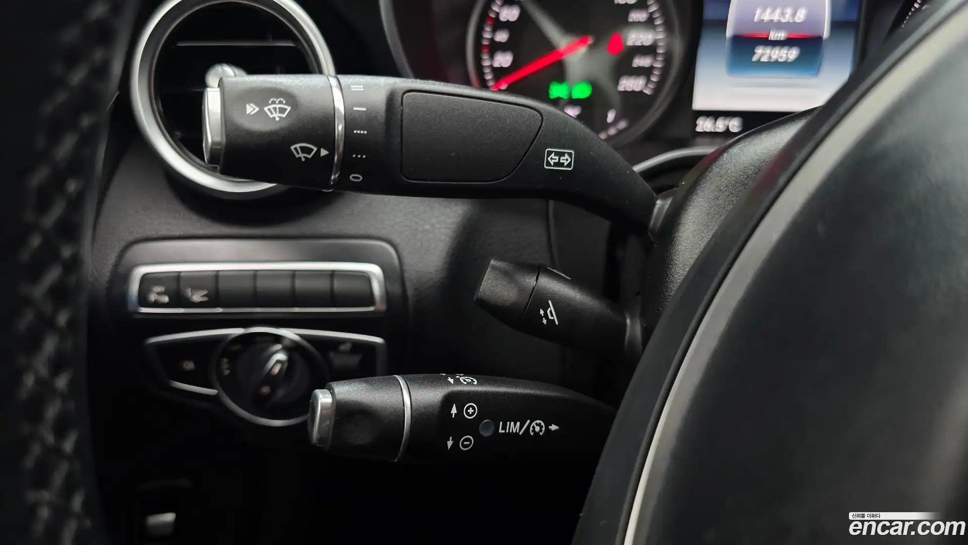 C-Class Mercedes-Benz 2017.5-OPTION-040