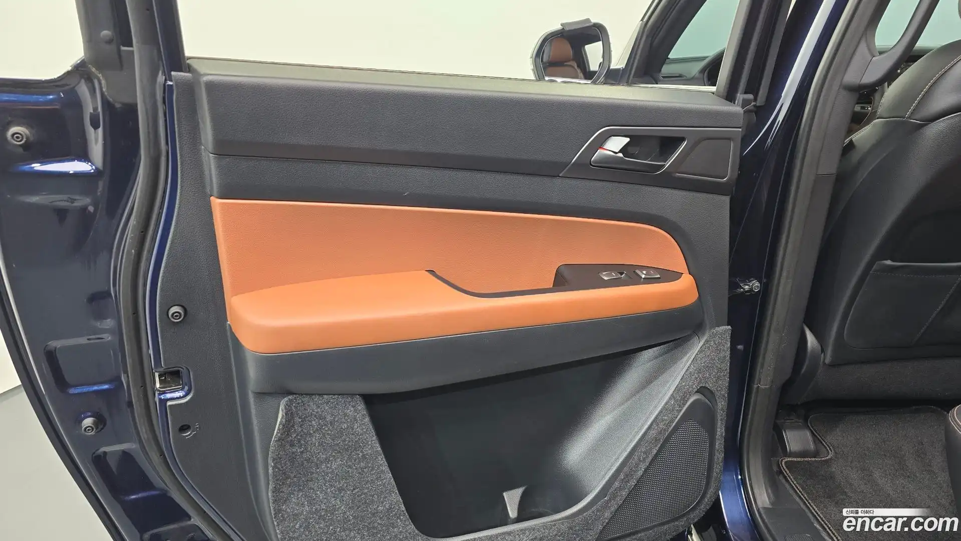 Rexton KG Mobility 2020.1-INNER-035