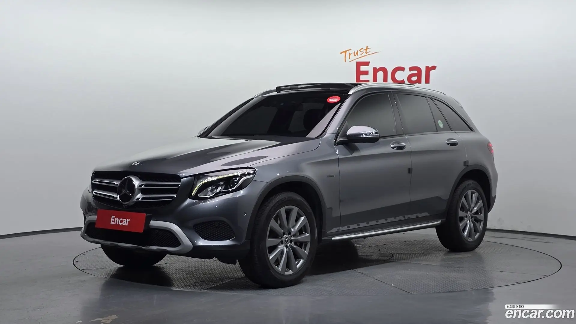Main__Slider__Photo:GLC-Class Mercedes-Benz 2018.3-0