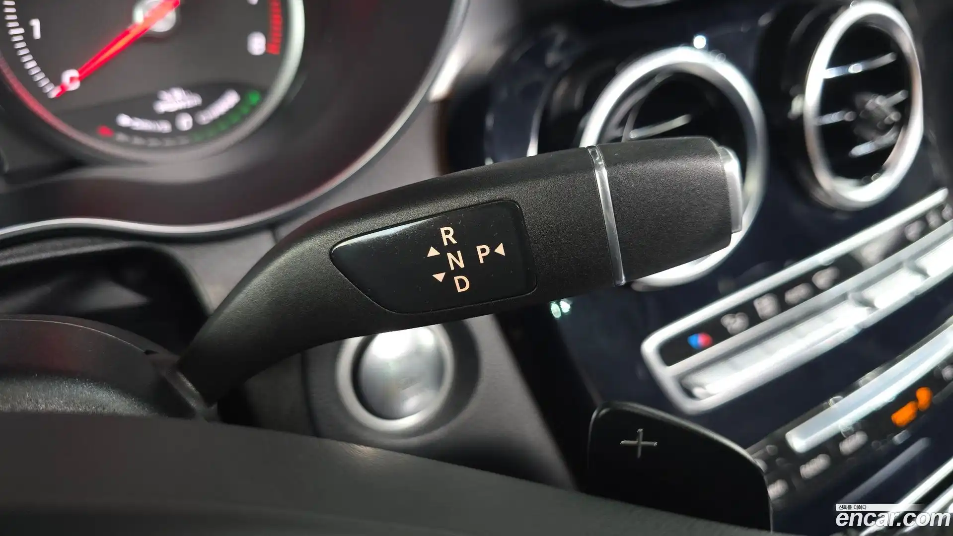 GLC-Class Mercedes-Benz 2018.3-OPTION-024