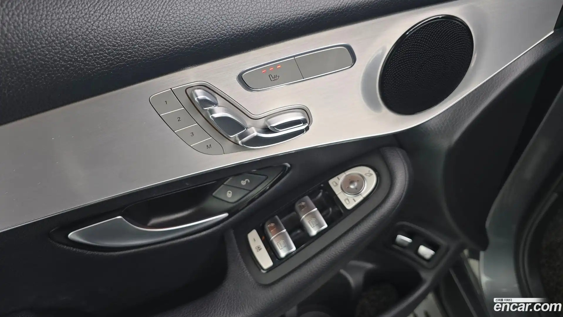 GLC-Class Mercedes-Benz 2018.3-OPTION-042