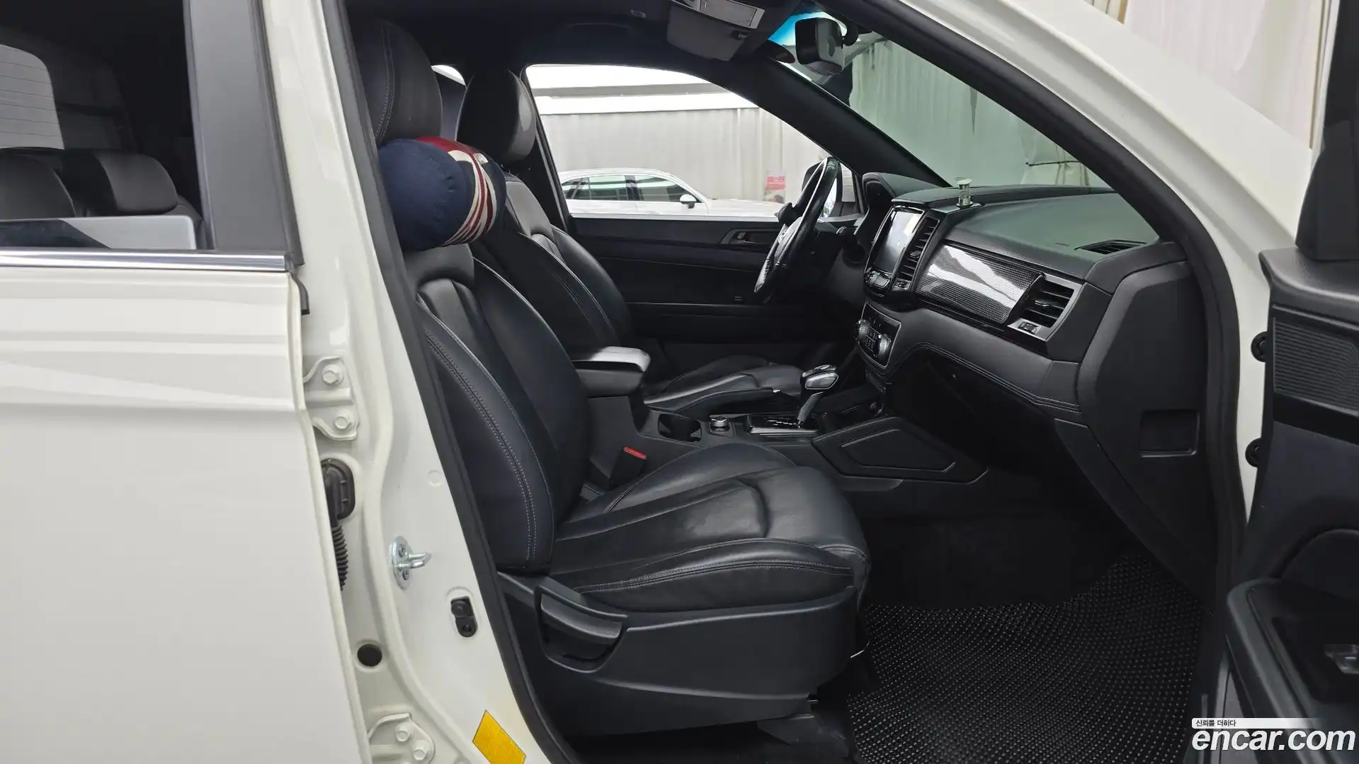 Rexton KG Mobility 2020.6-INNER-036