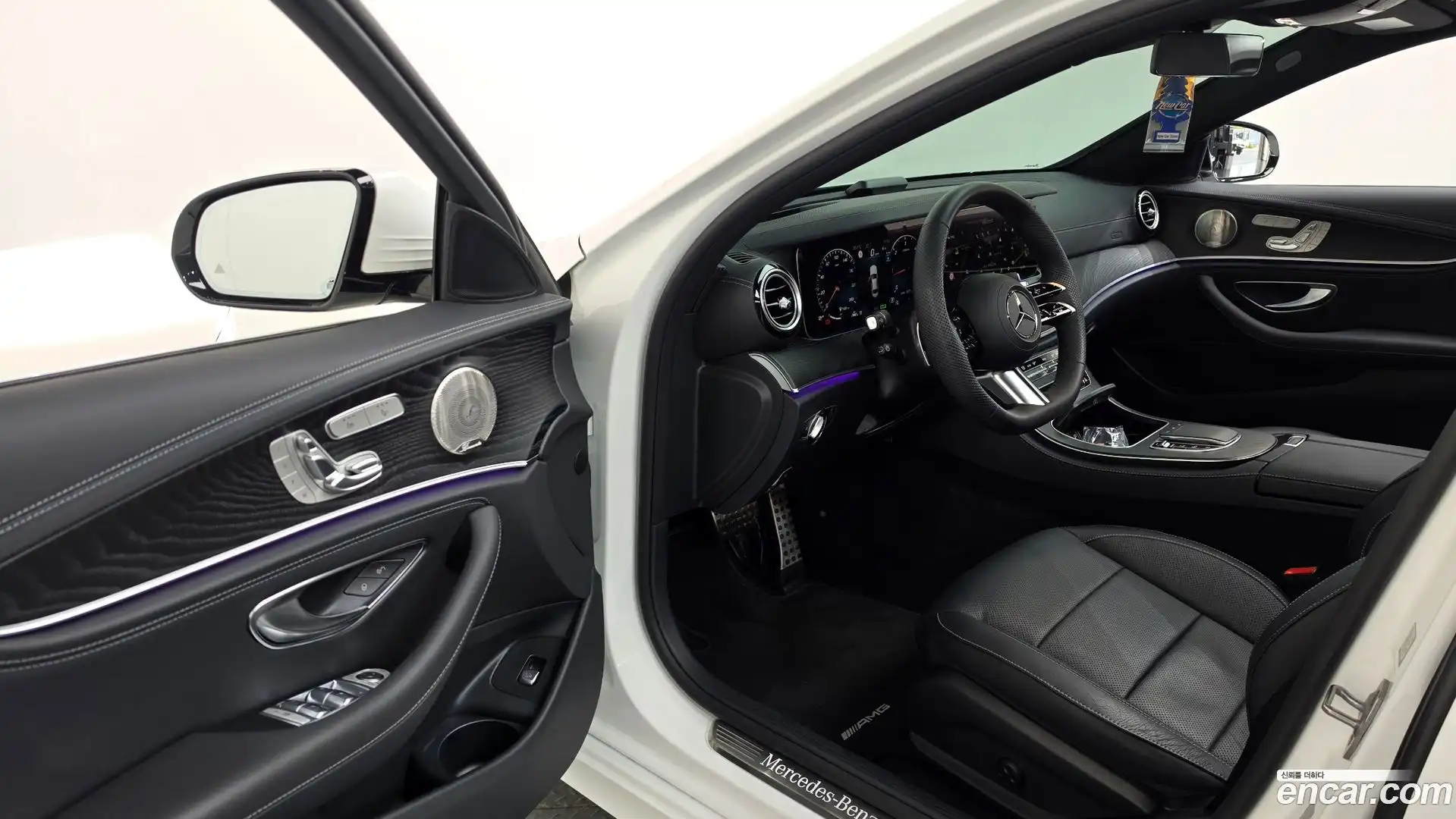 E-Class Mercedes-Benz 2023.9-INNER-010
