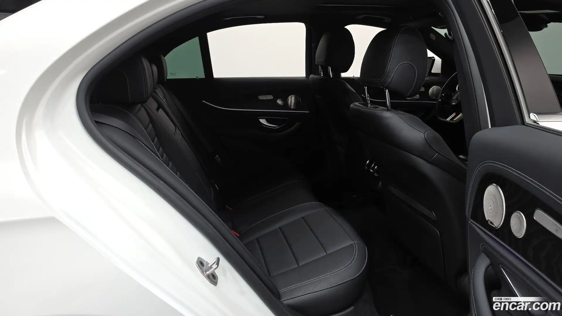 E-Class Mercedes-Benz 2023.9-OPTION-015