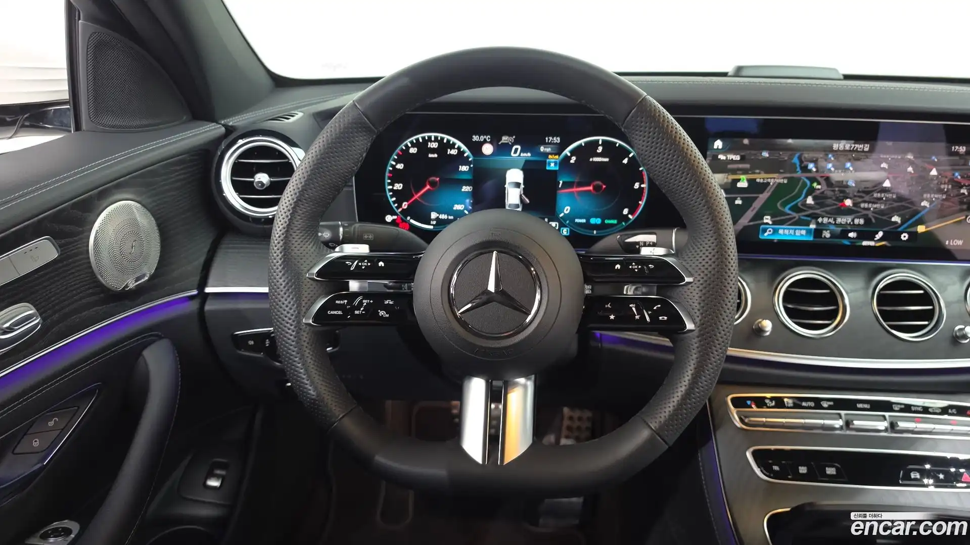 E-Class Mercedes-Benz 2023.9-OPTION-016