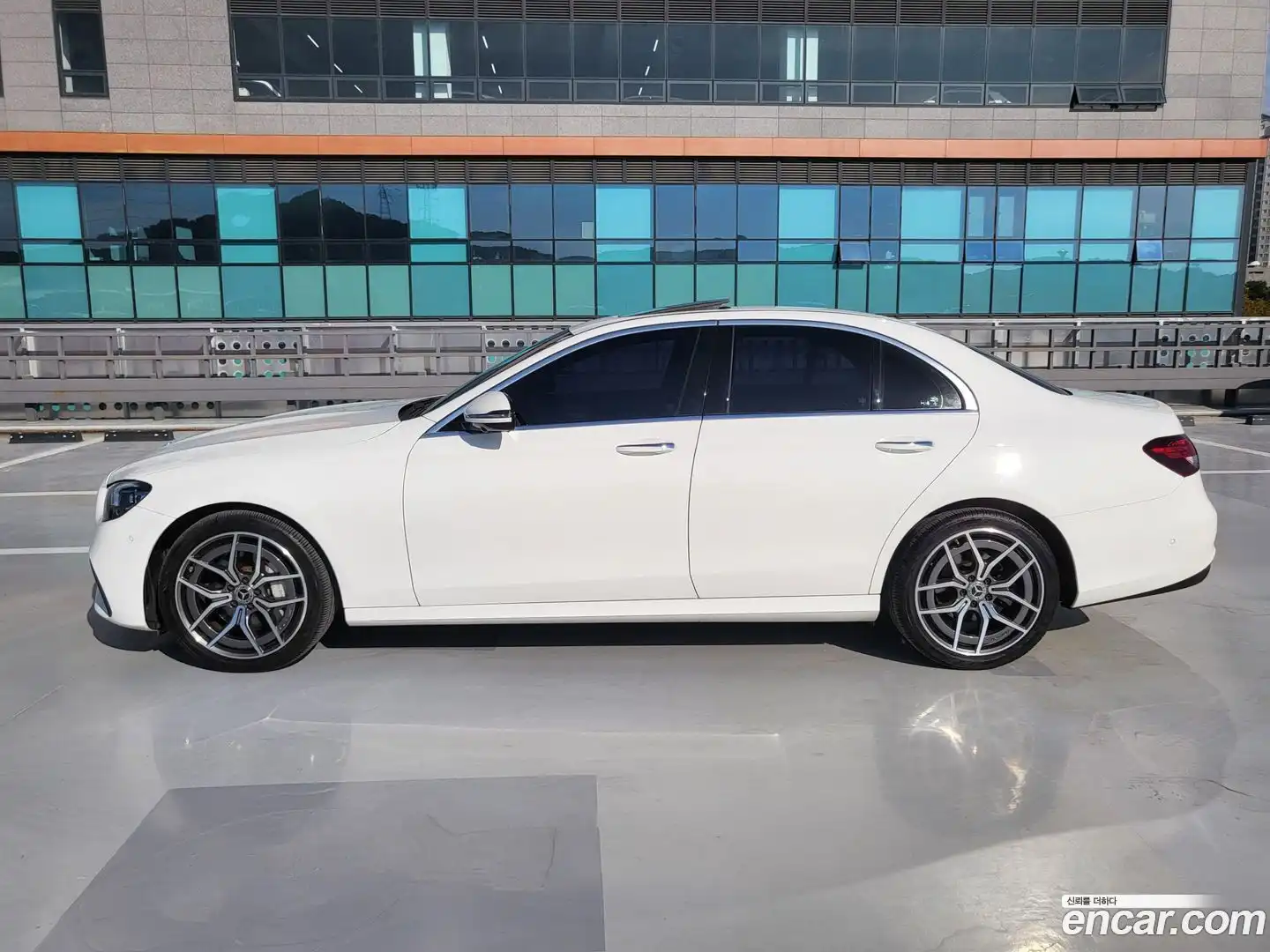 E-Class Mercedes-Benz 2021.6-OUTER-003