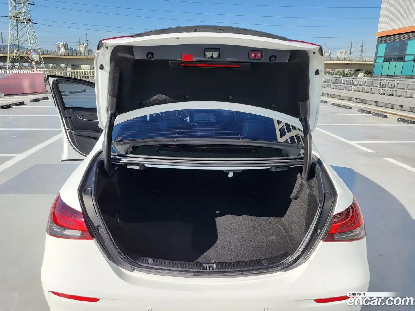 E-Class Mercedes-Benz 2021.6-OUTER-006