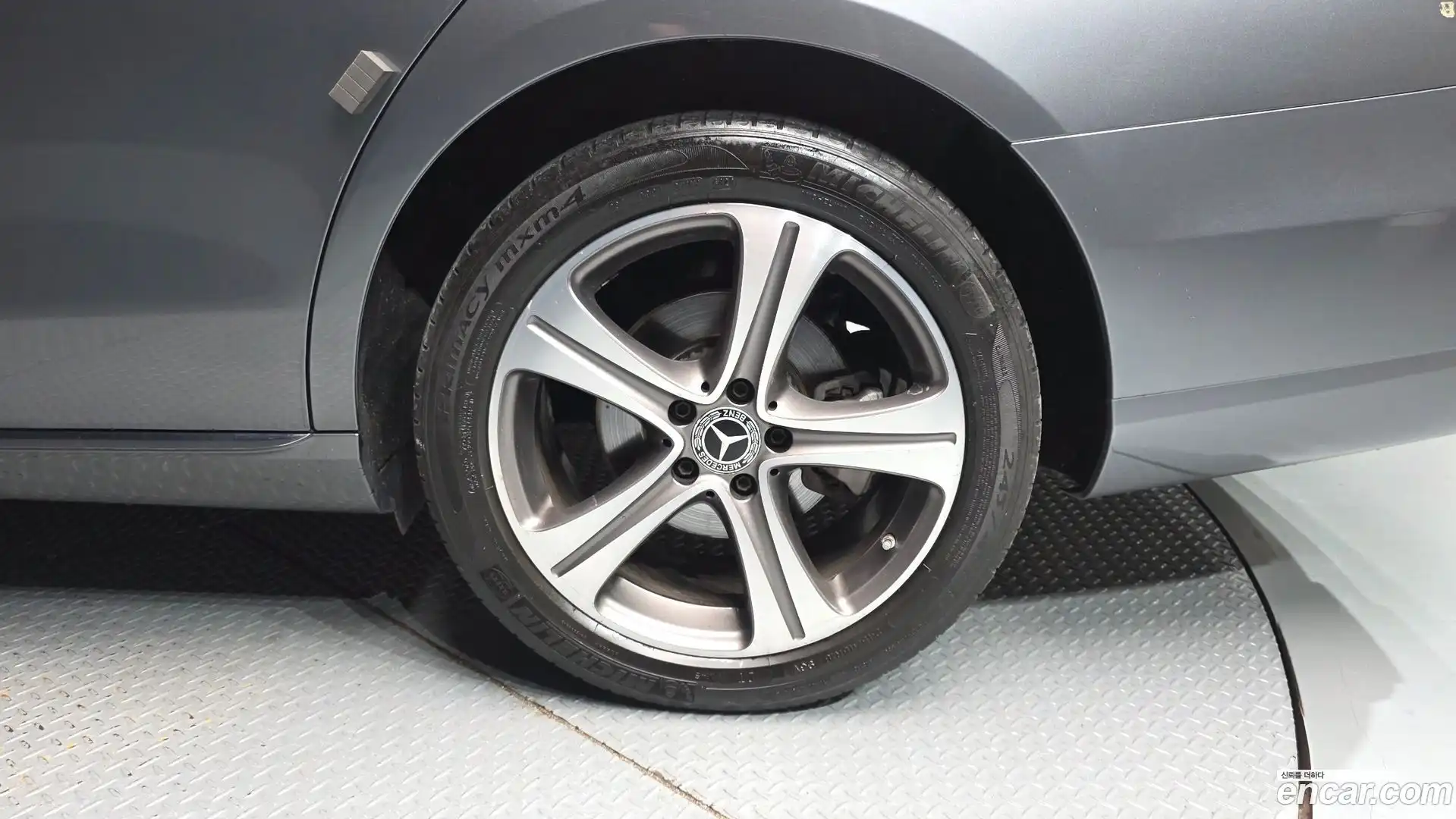 E-Class Mercedes-Benz 2018.3-OUTER-031