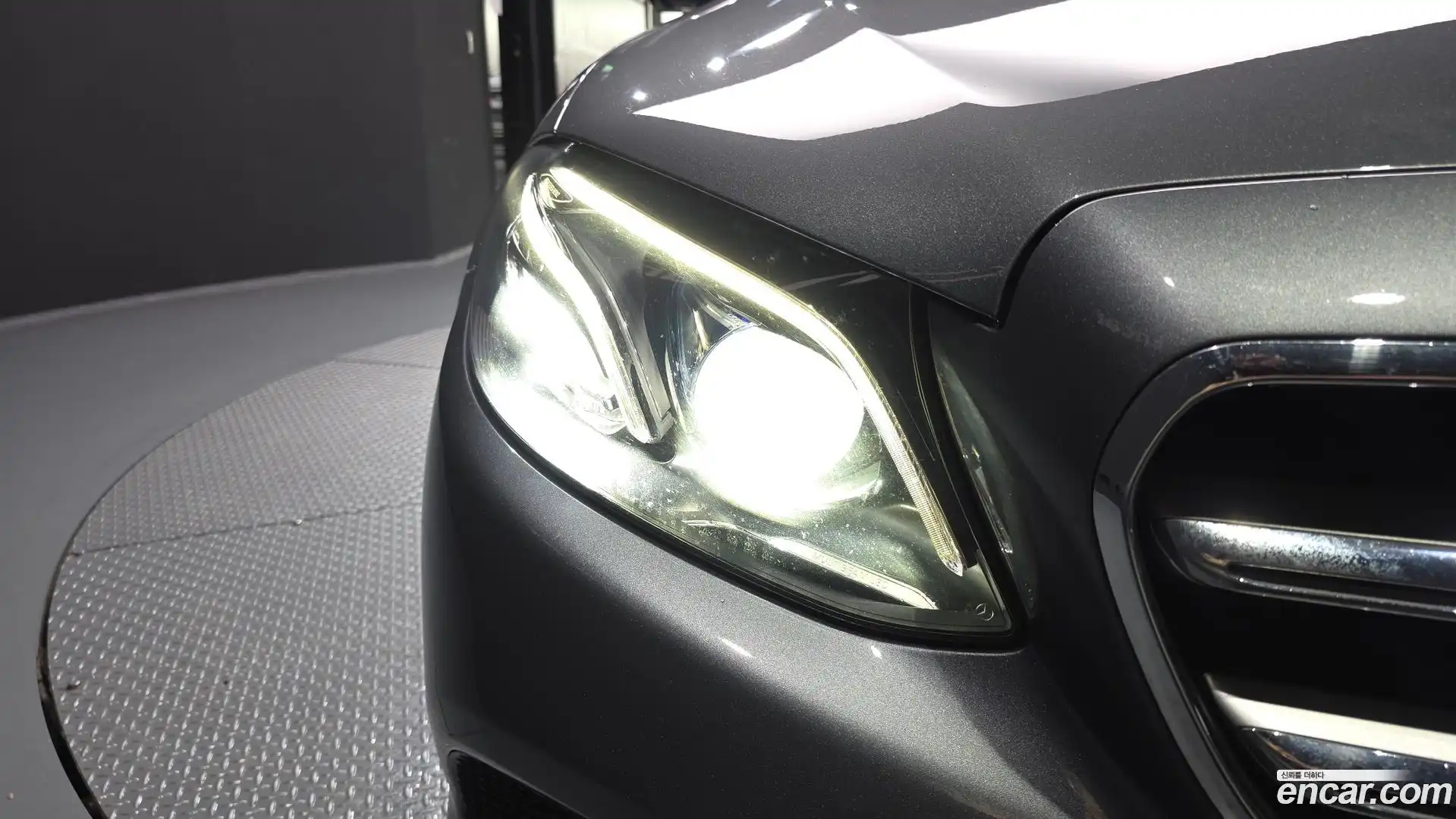 E-Class Mercedes-Benz 2018.3-OUTER-032