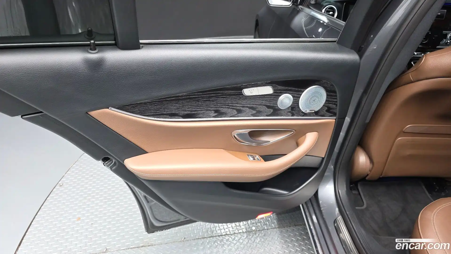 E-Class Mercedes-Benz 2018.3-INNER-035