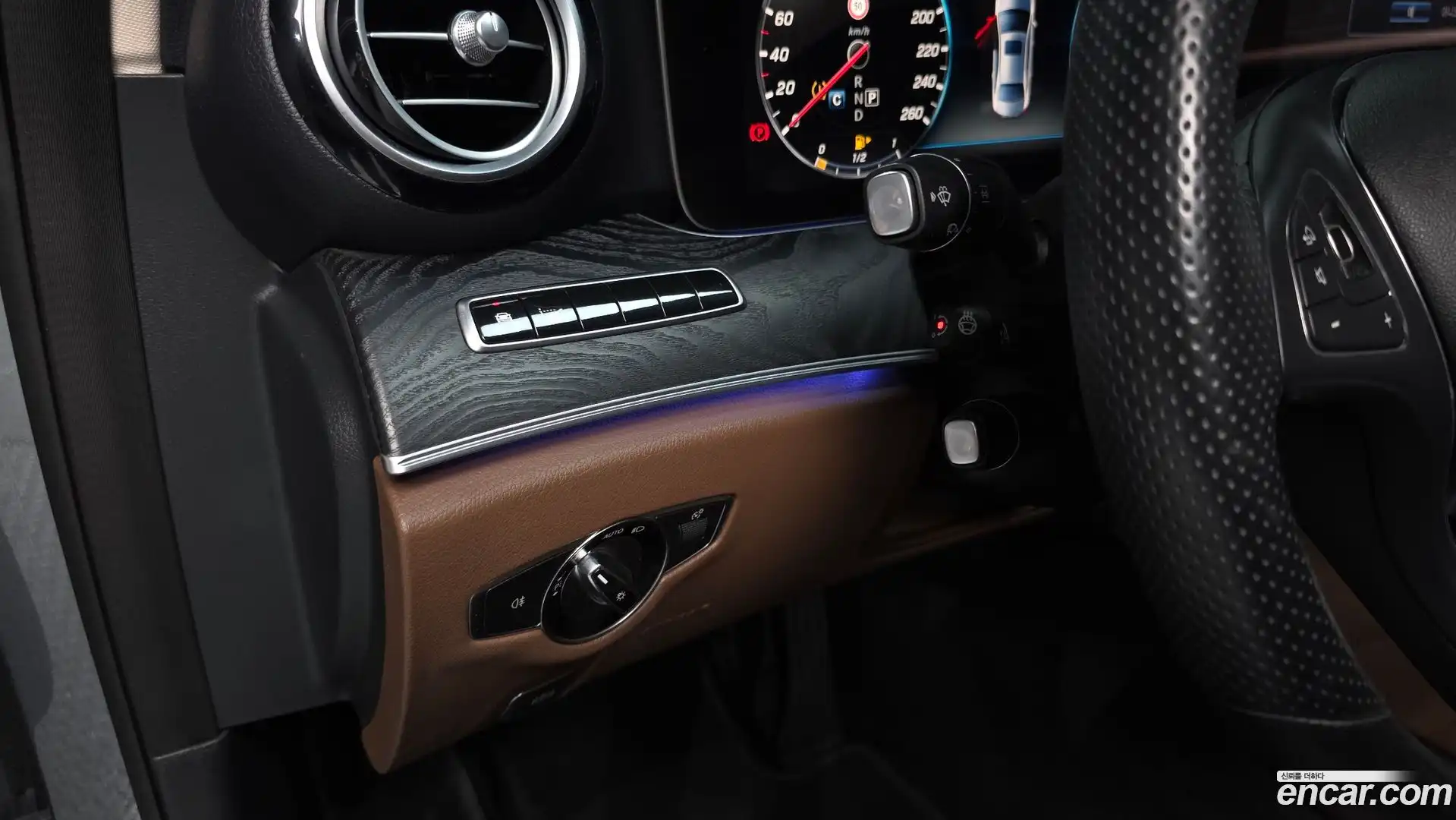 E-Class Mercedes-Benz 2018.3-OPTION-040