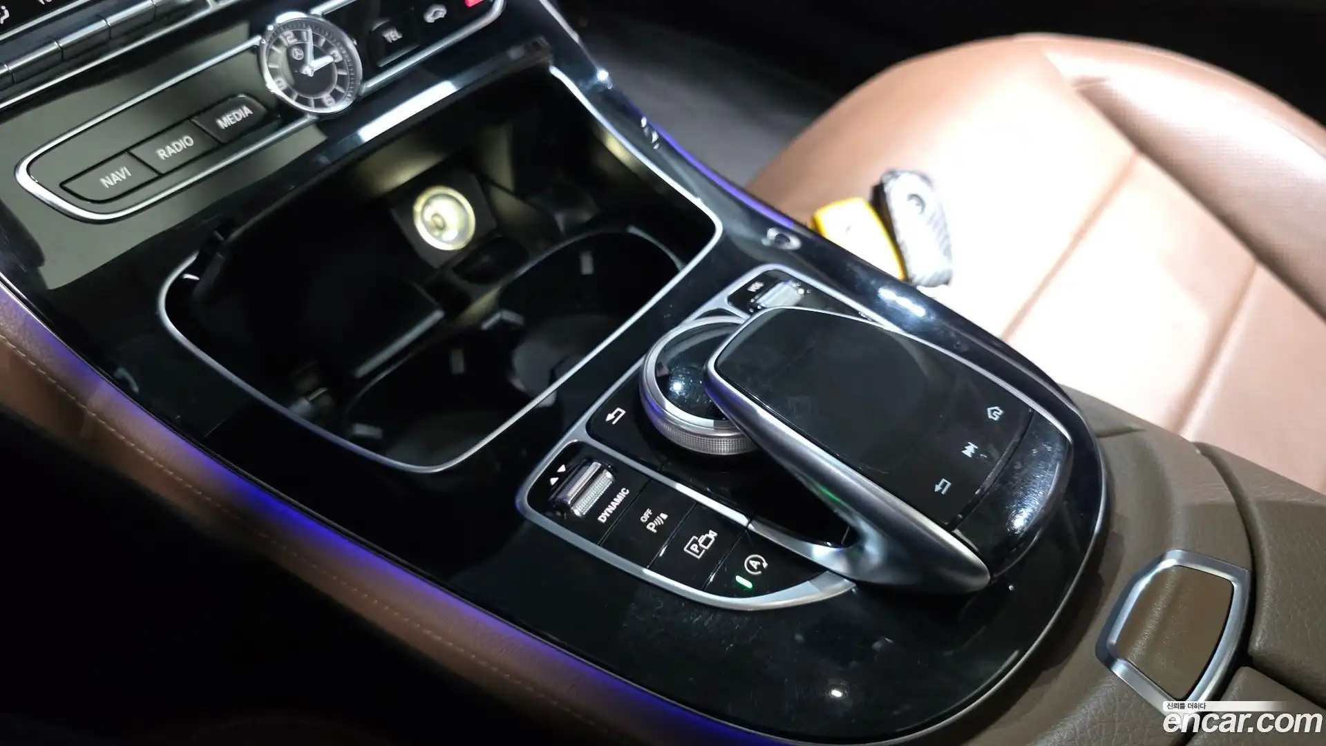 E-Class Mercedes-Benz 2018.3-OPTION-044