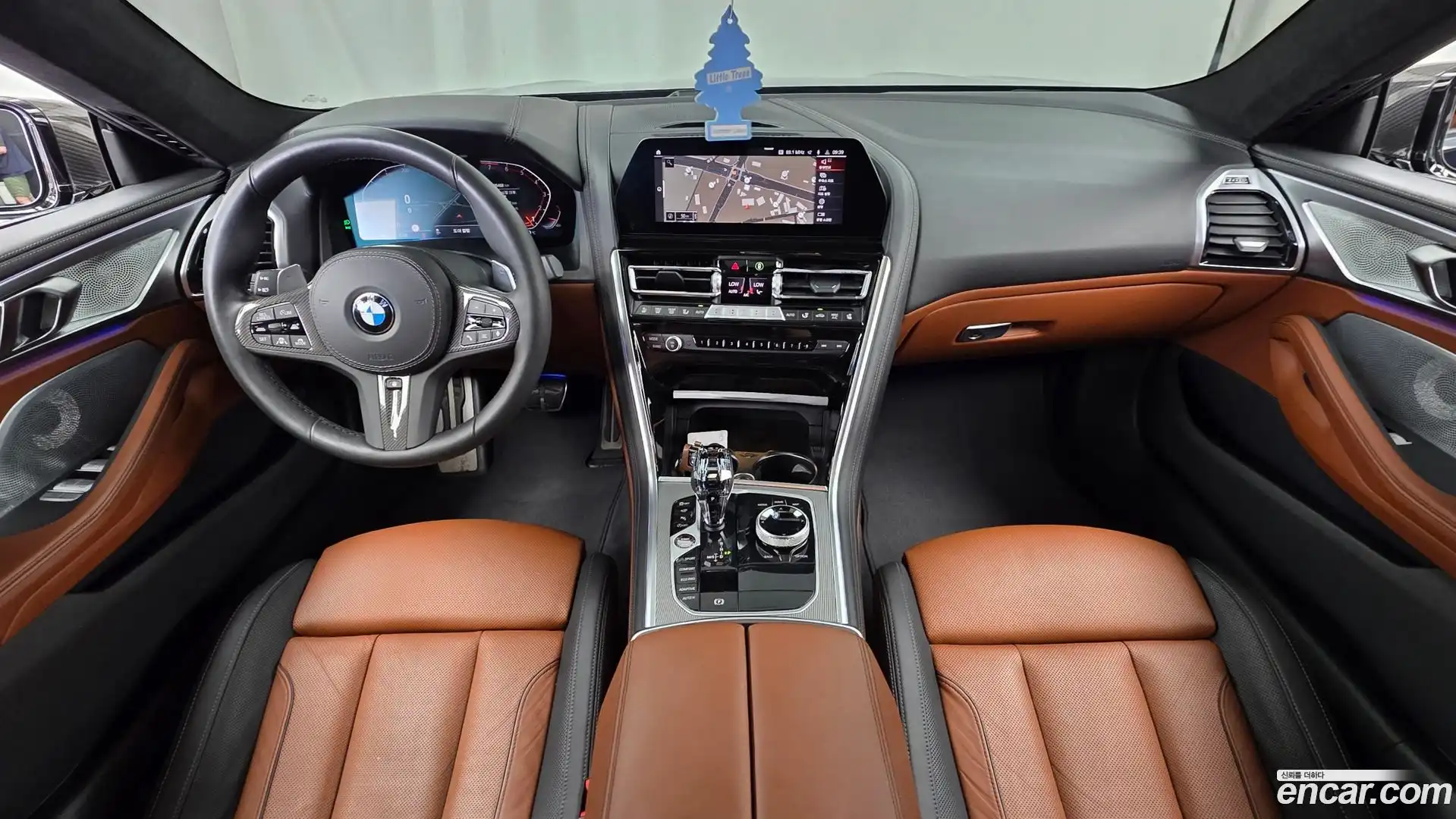 8-Series BMW 2021.10-INNER-007