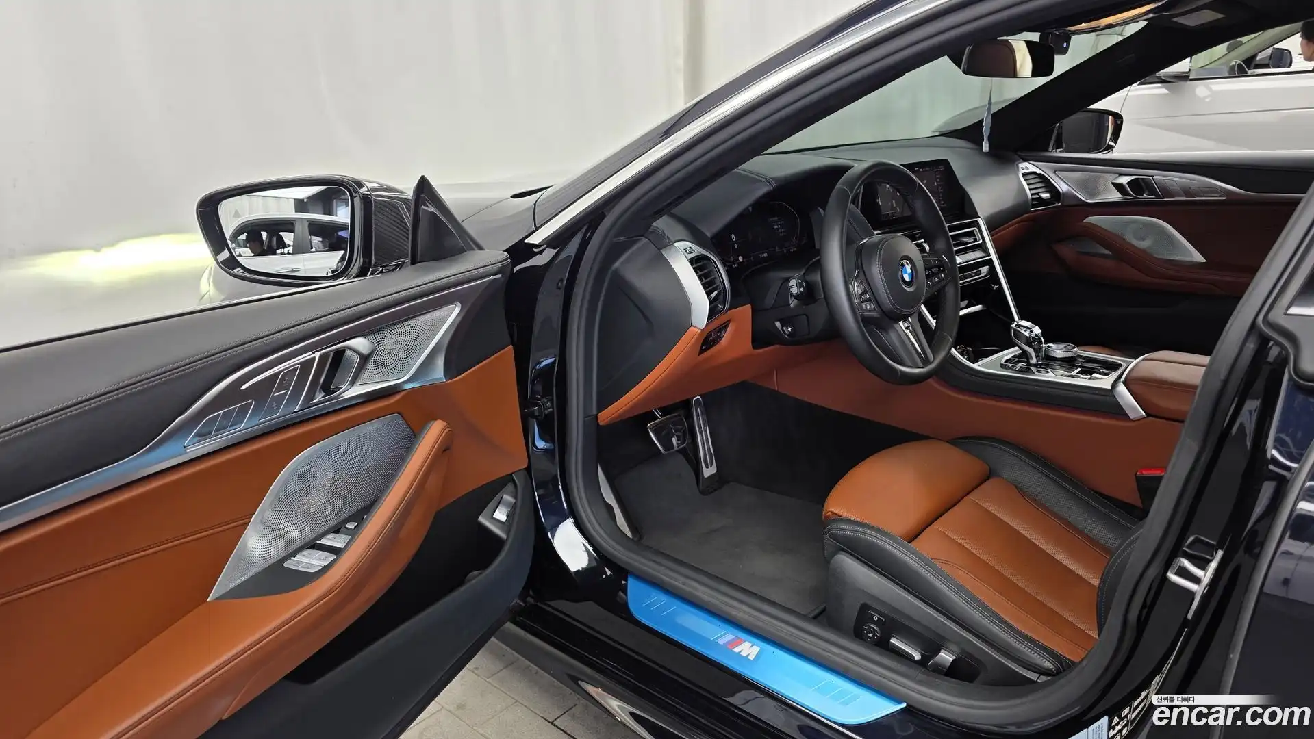 8-Series BMW 2021.10-INNER-010
