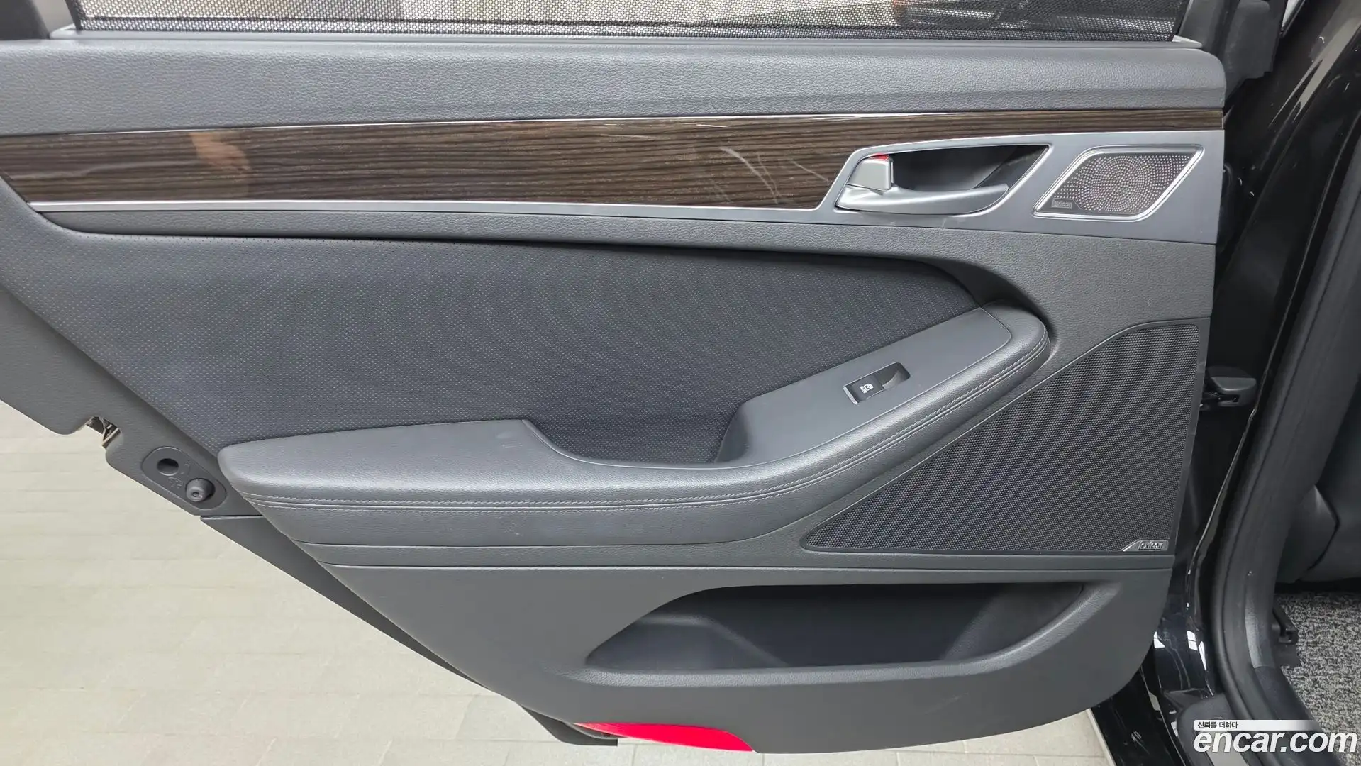 G80 Genesis 2019.5-INNER-035