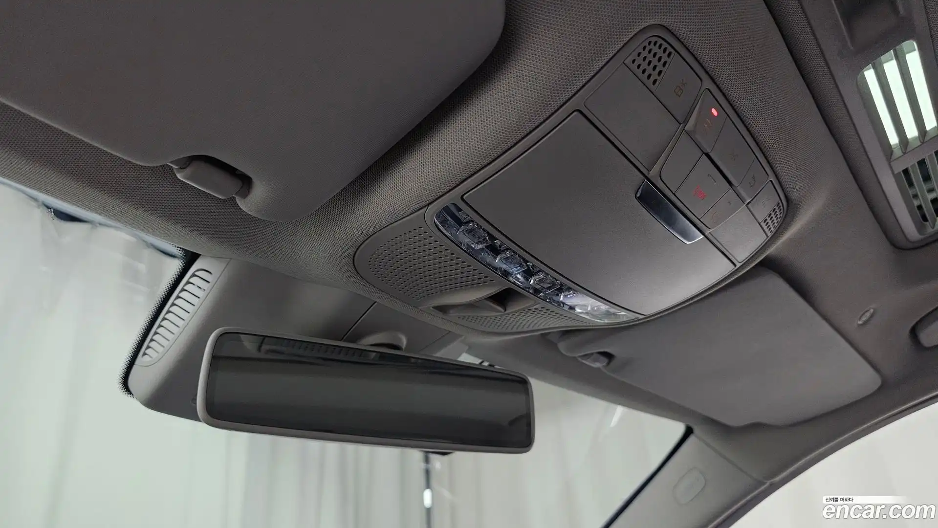 C-Class Mercedes-Benz 2019.6-OPTION-021