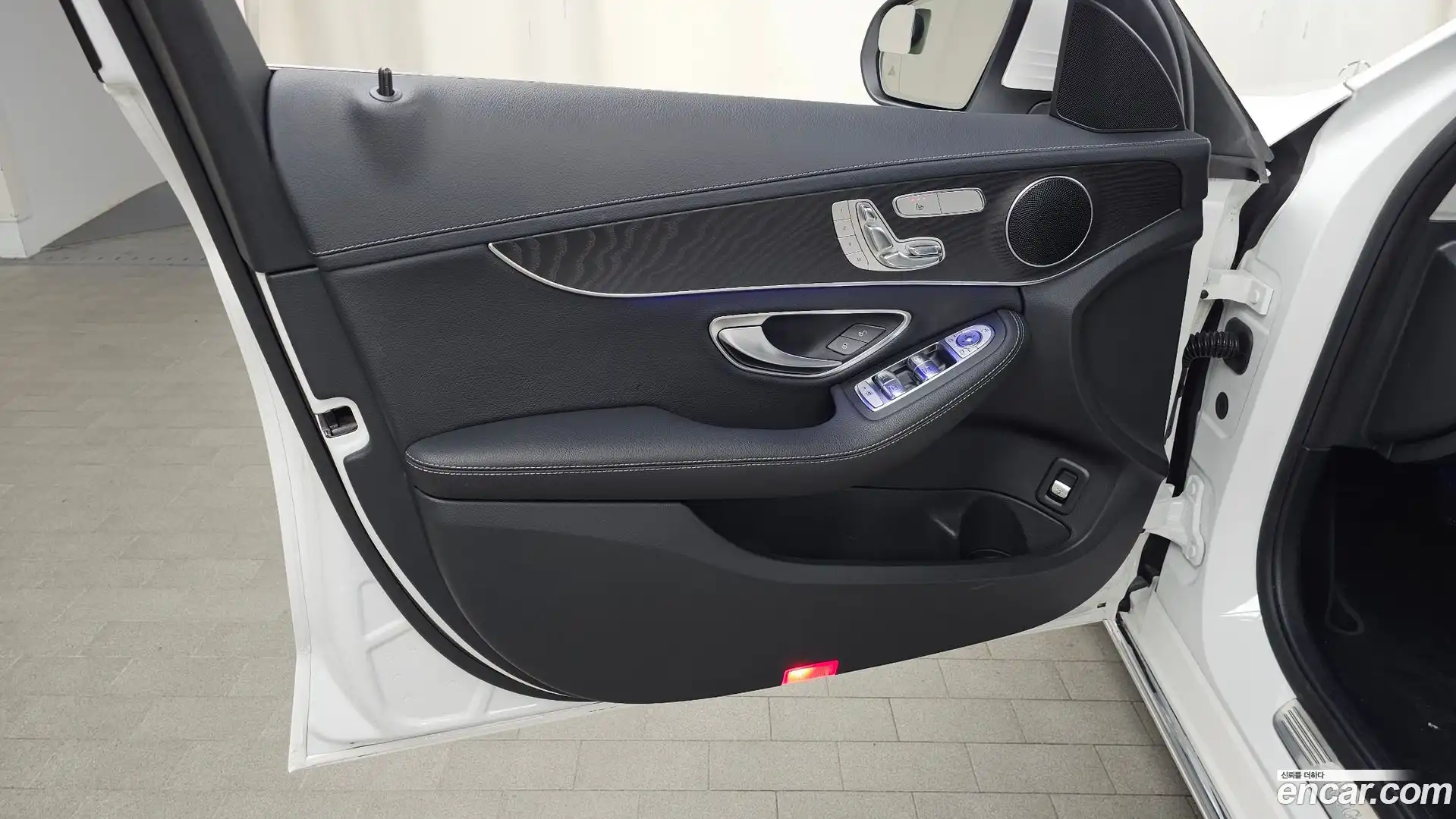 C-Class Mercedes-Benz 2019.6-INNER-034
