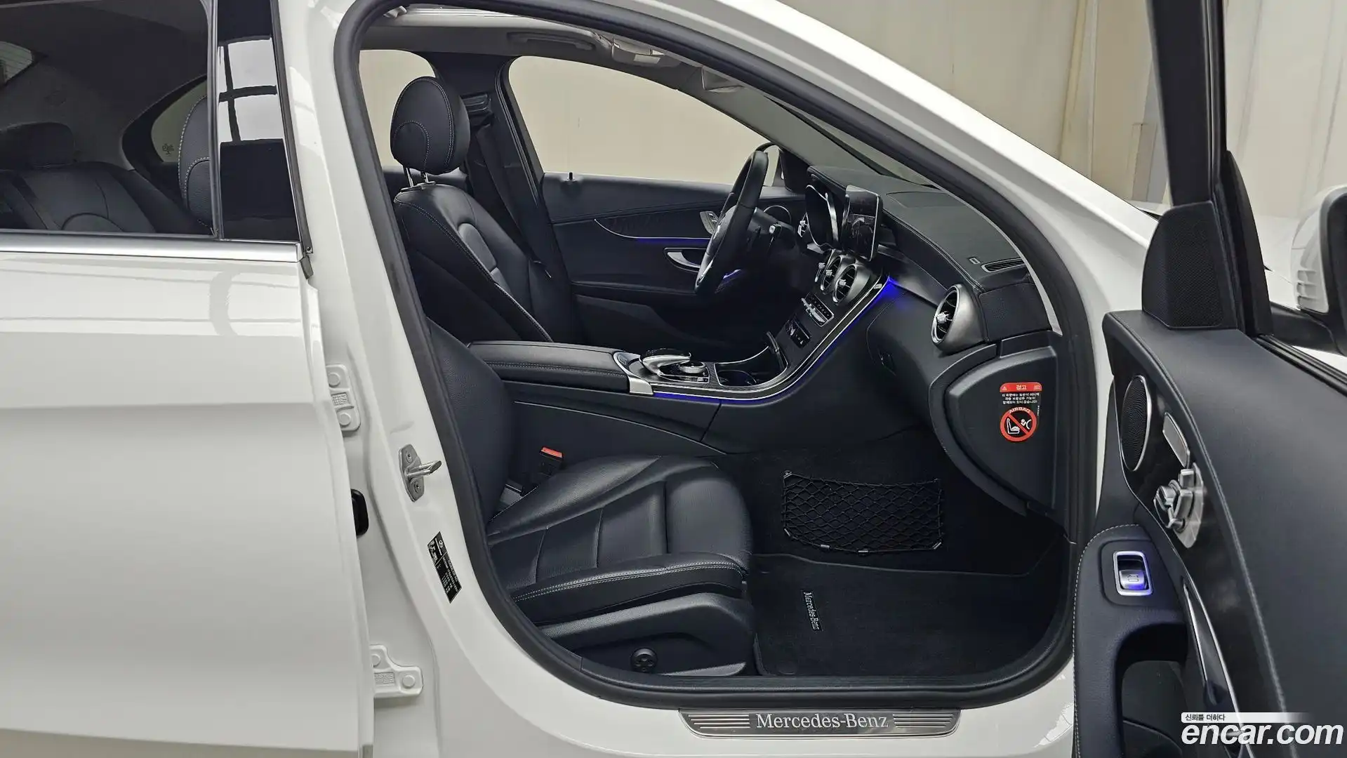 C-Class Mercedes-Benz 2019.6-INNER-036