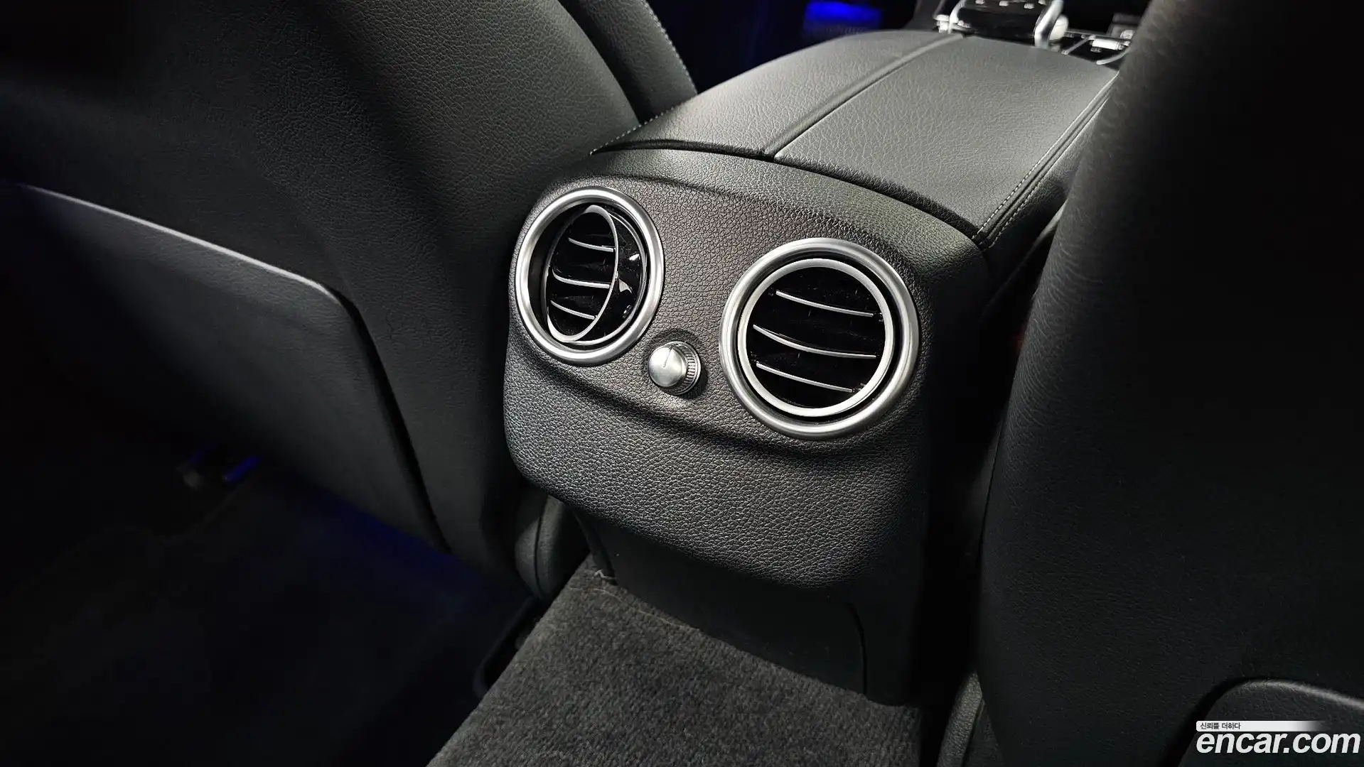 C-Class Mercedes-Benz 2019.6-OPTION-043