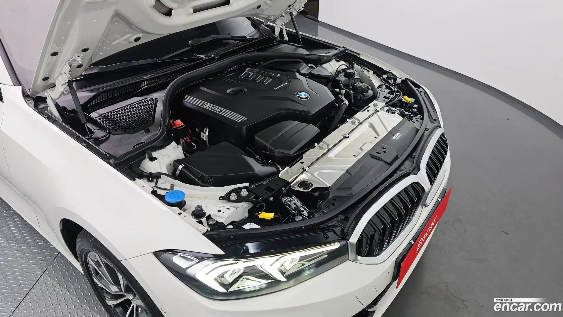 3-Series BMW 2023.4-OUTER-006