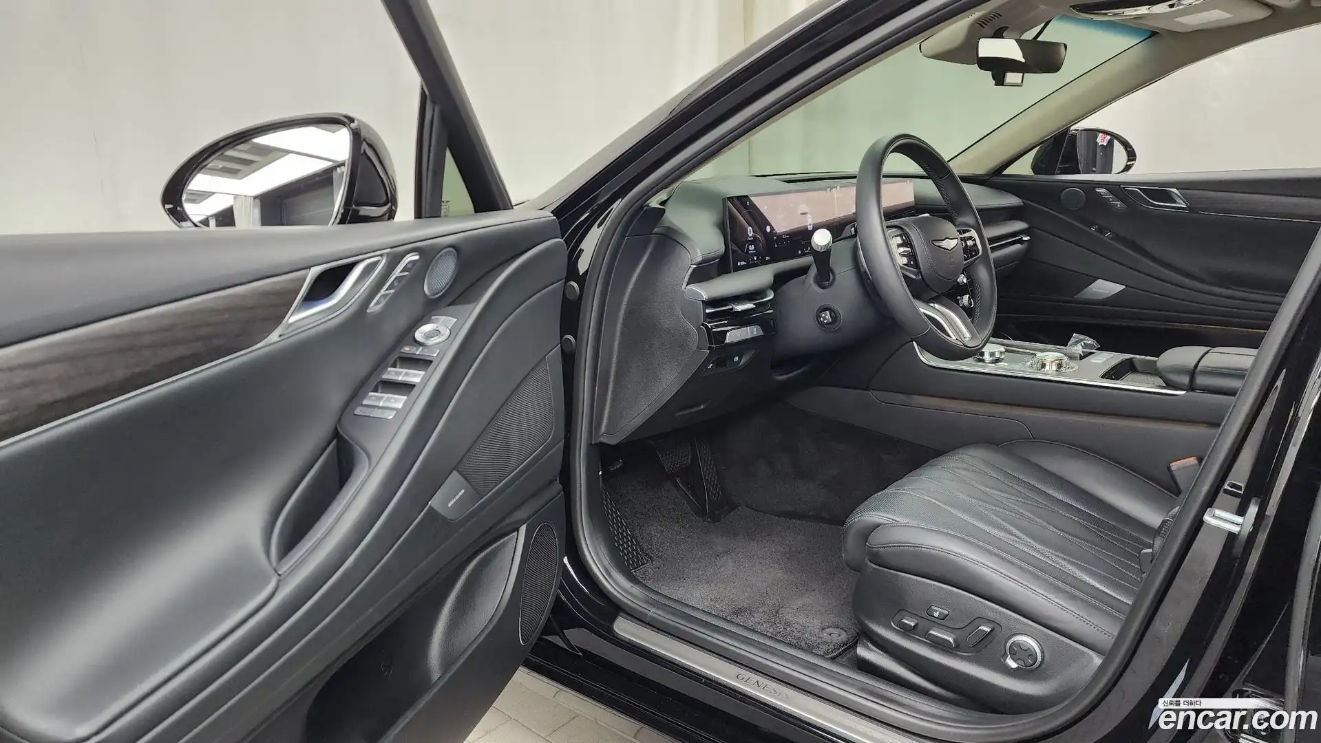 G80 Genesis 2025.0-INNER-010