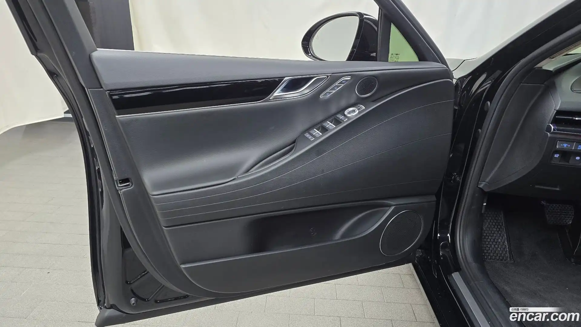 G80 Genesis 2022.6-INNER-034