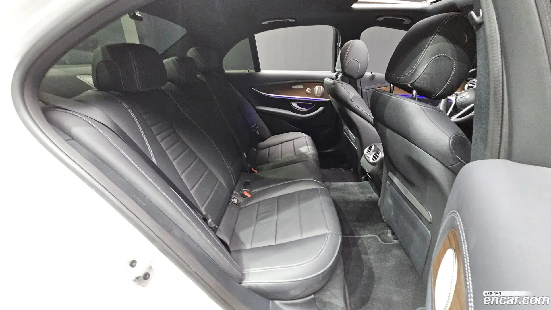 E-Class Mercedes-Benz 2023.7-OPTION-015