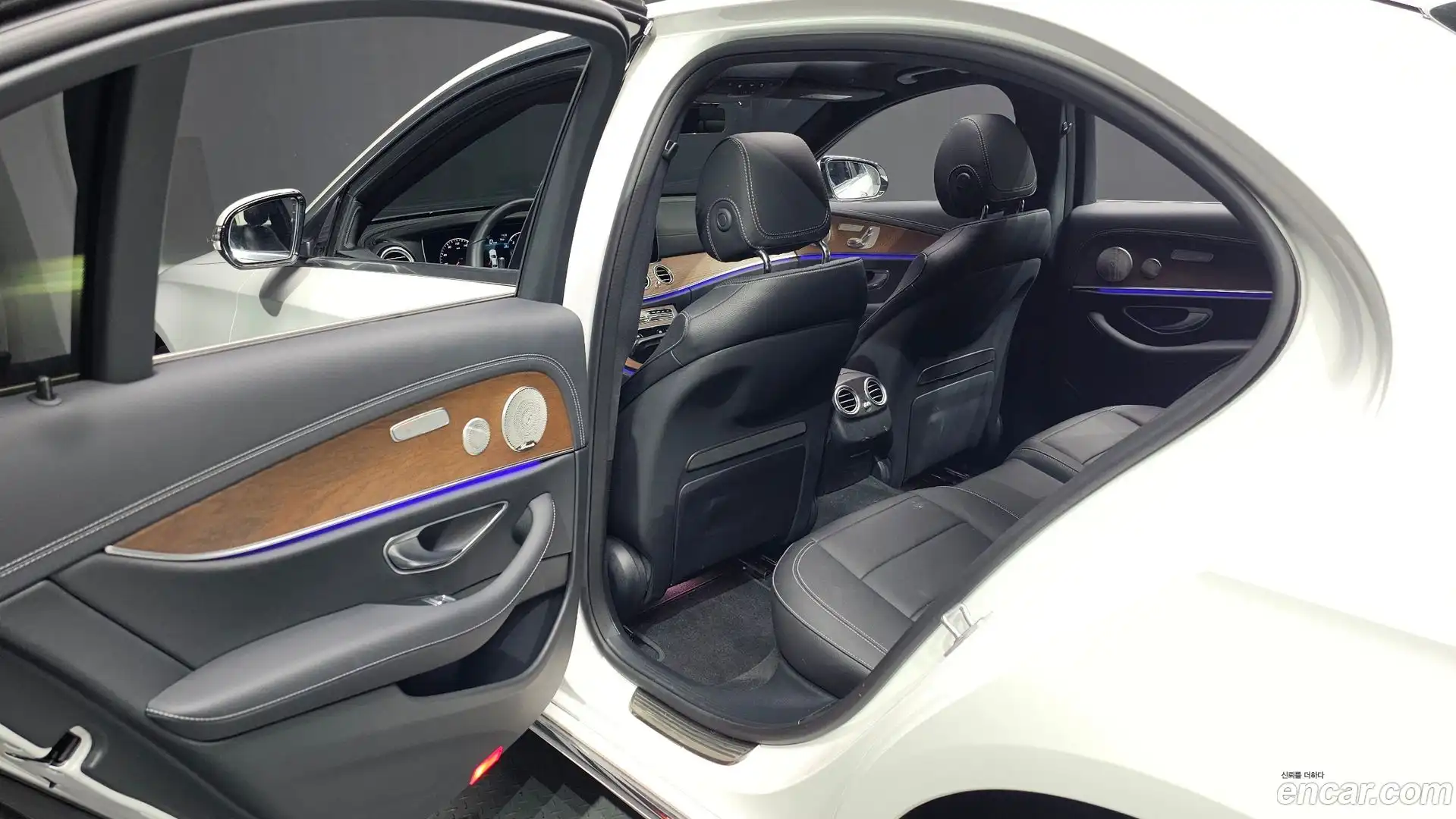 E-Class Mercedes-Benz 2023.7-OPTION-022