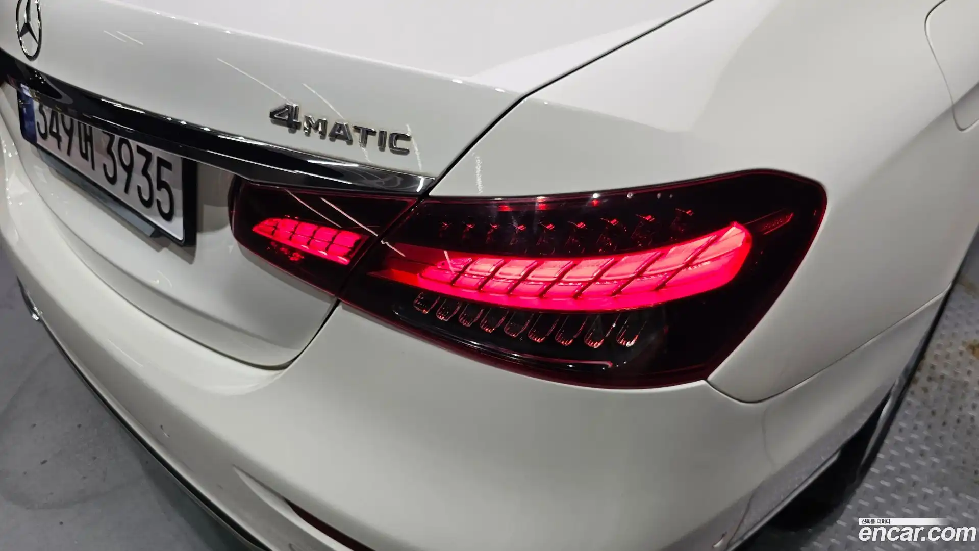 E-Class Mercedes-Benz 2023.7-OUTER-033