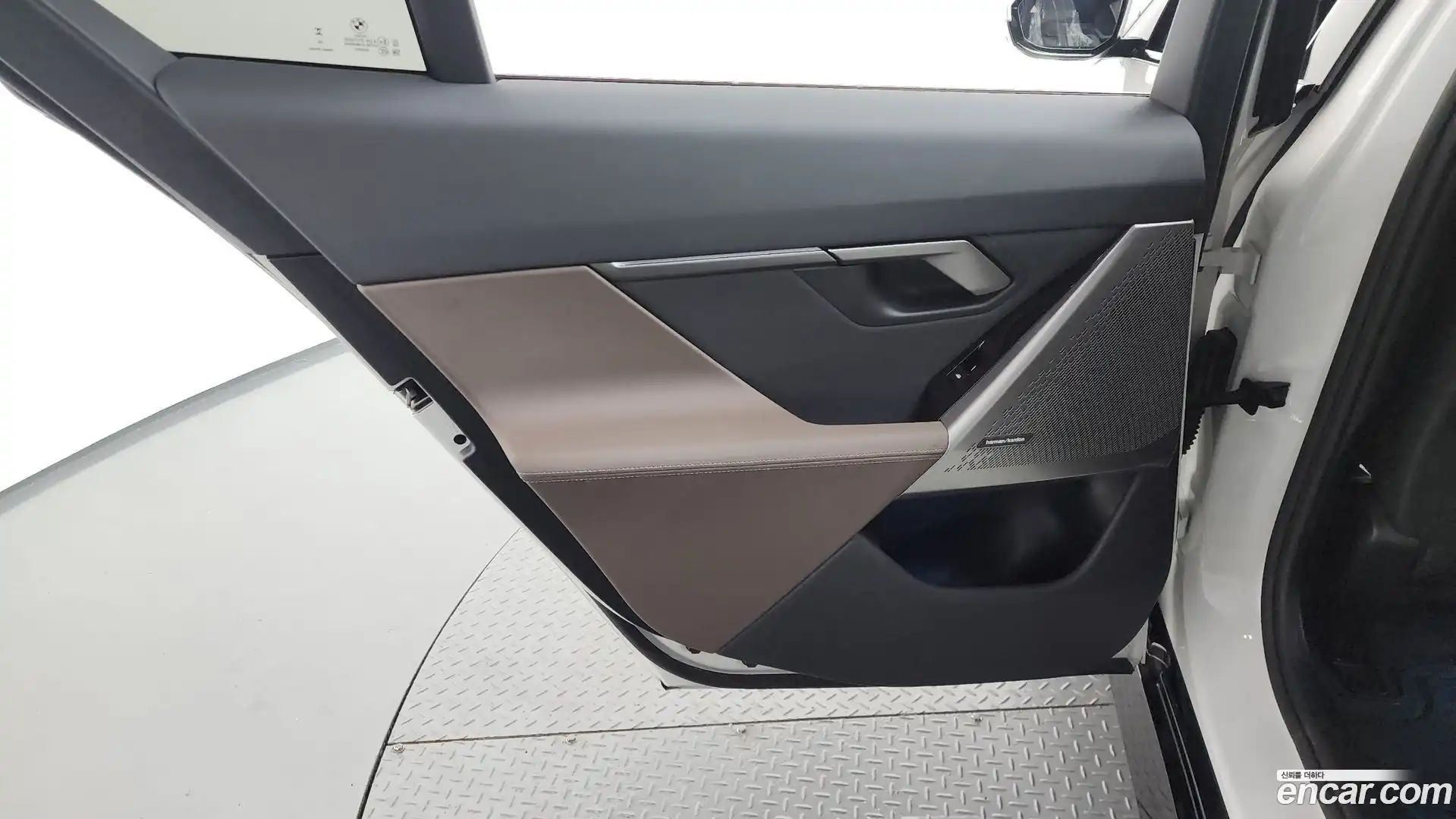 5-Series BMW 2025.8-INNER-035