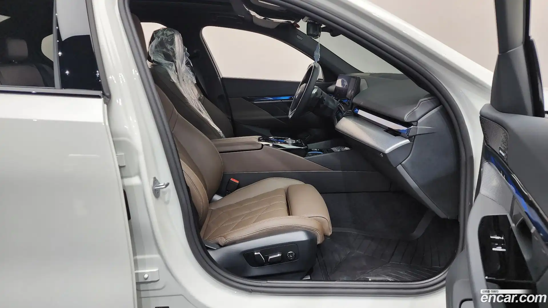 5-Series BMW 2025.8-INNER-036