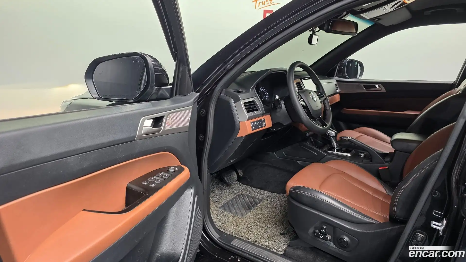 Rexton KG Mobility 2019.7-INNER-010