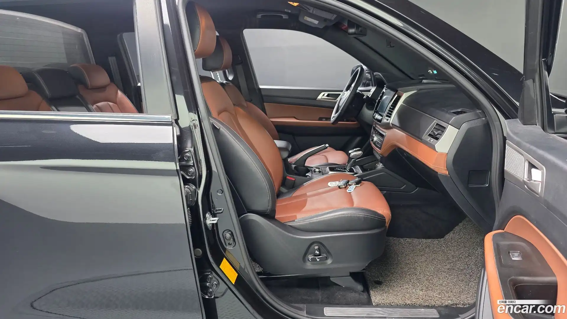 Rexton KG Mobility 2019.7-INNER-036