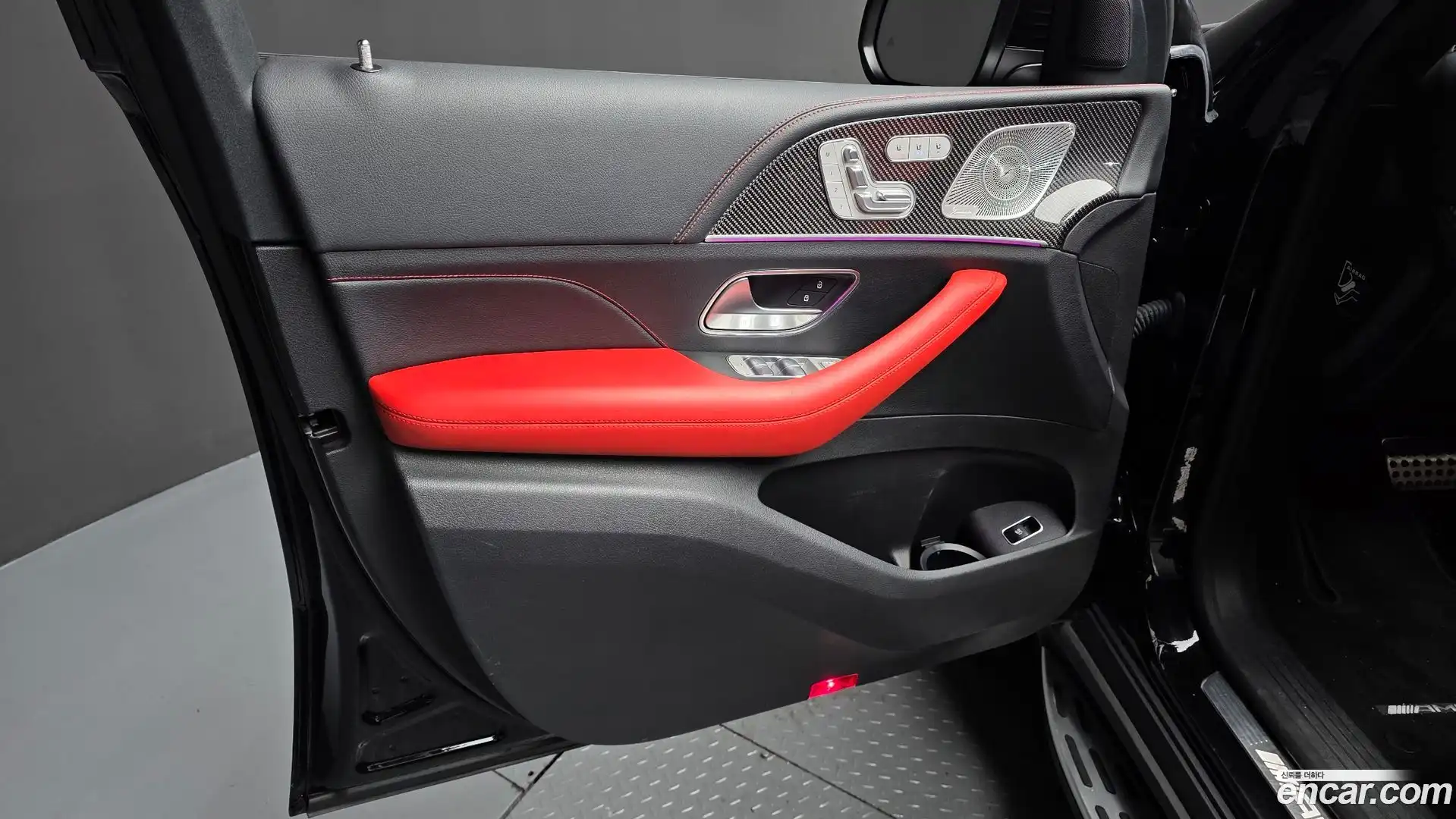 GLE-Class Mercedes-Benz 2022.3-INNER-034